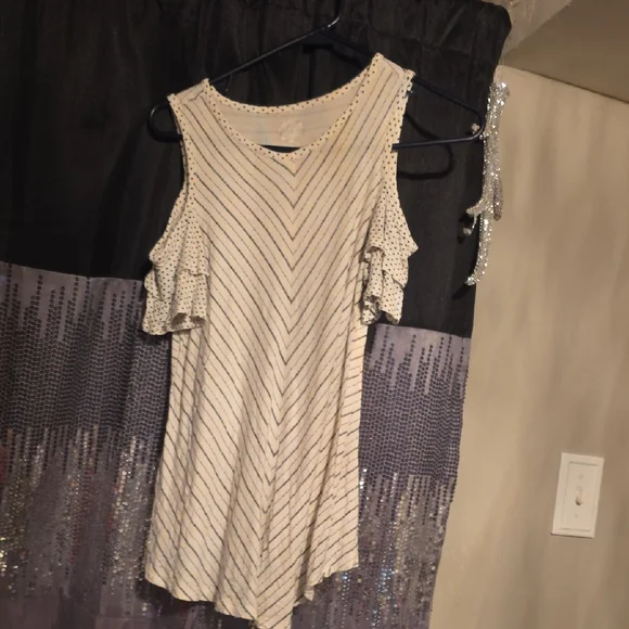 🔵Maurices Cream and Black Striped Blouse - Picture 1 of 3